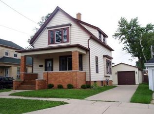 706 E Madison St, Watertown, WI 53094