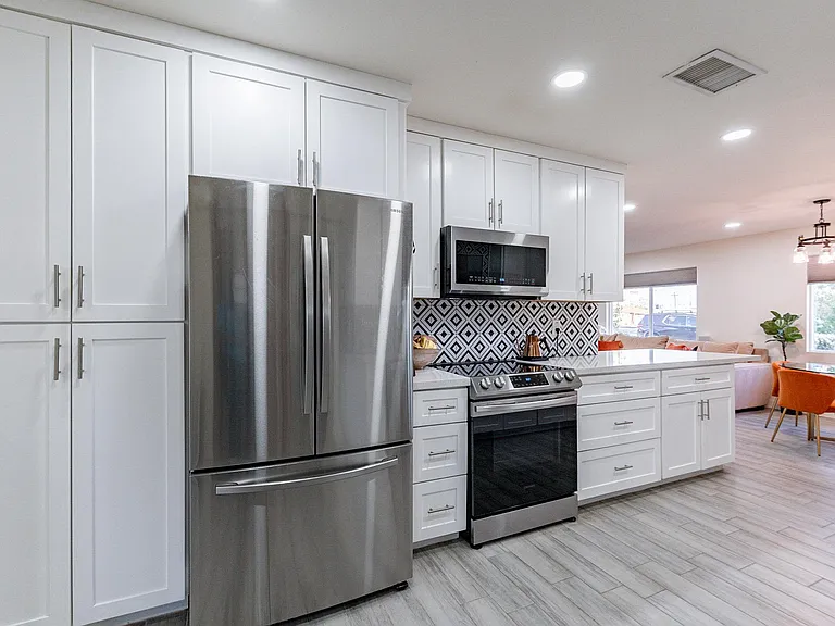 4724 E Polk St — Photo 9