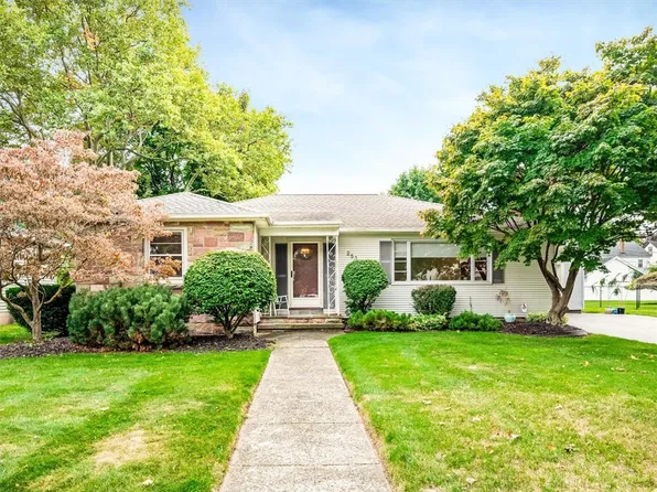 253 Barry Rd, Rochester, NY 14617