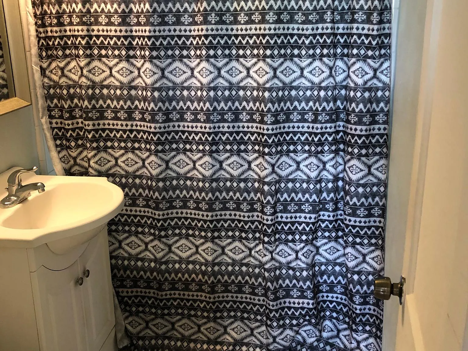 3 bed, 1282 sqft, $1,950 — Photo 4