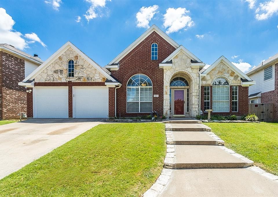 1st image of 627 Laura Ln