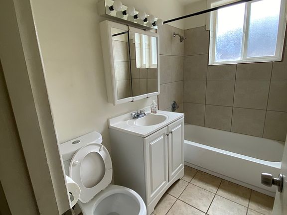 4th image of 709 W Albany Ave #4