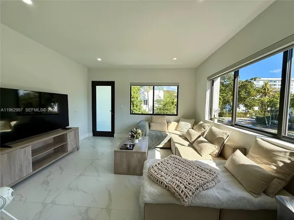 944 Jefferson Ave, Miami Beach, FL