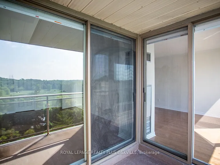2511 Lakeshore Rd W #718 — Photo 32