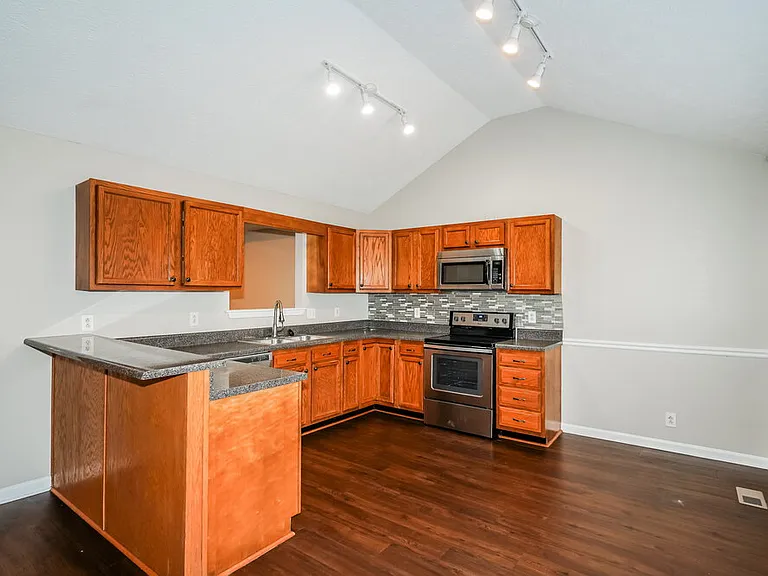 634 Woodland Hills Dr — Photo 6