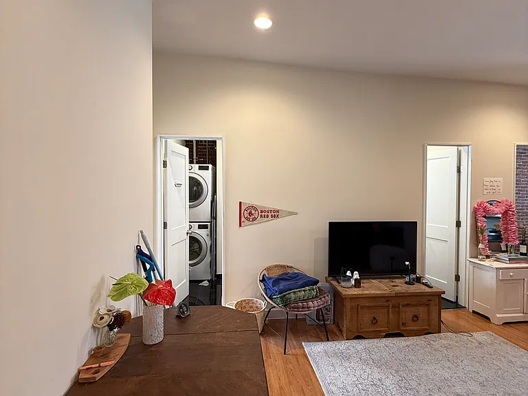 21 Cortes St #1 — Photo 3