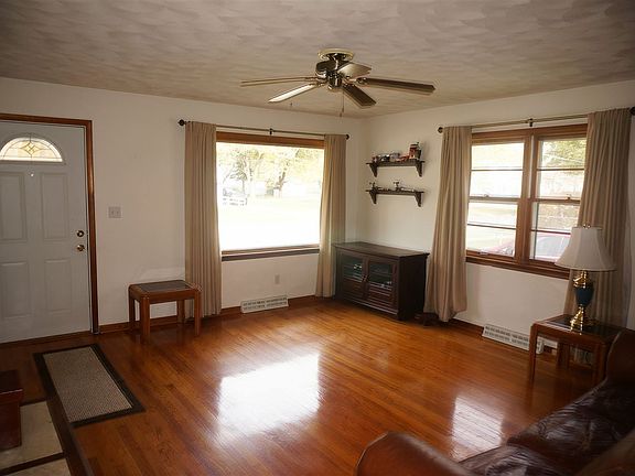 4th image of 813 Grand Ave