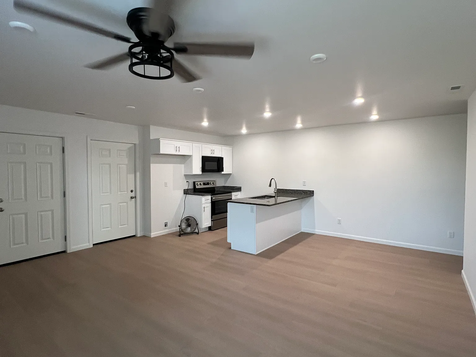 3 bed, 1300 sqft, $1,595 — Photo 4