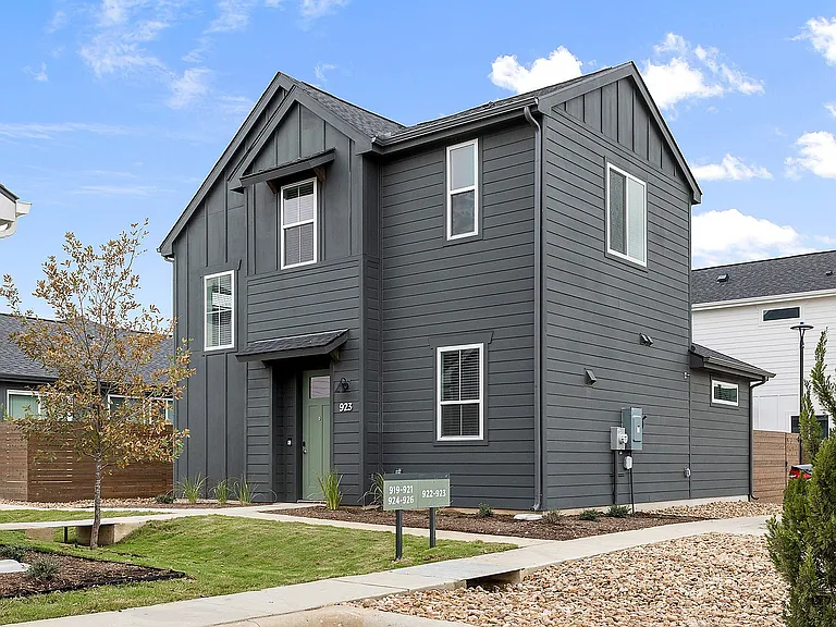 YardHomes Trailside_C1 923 Front