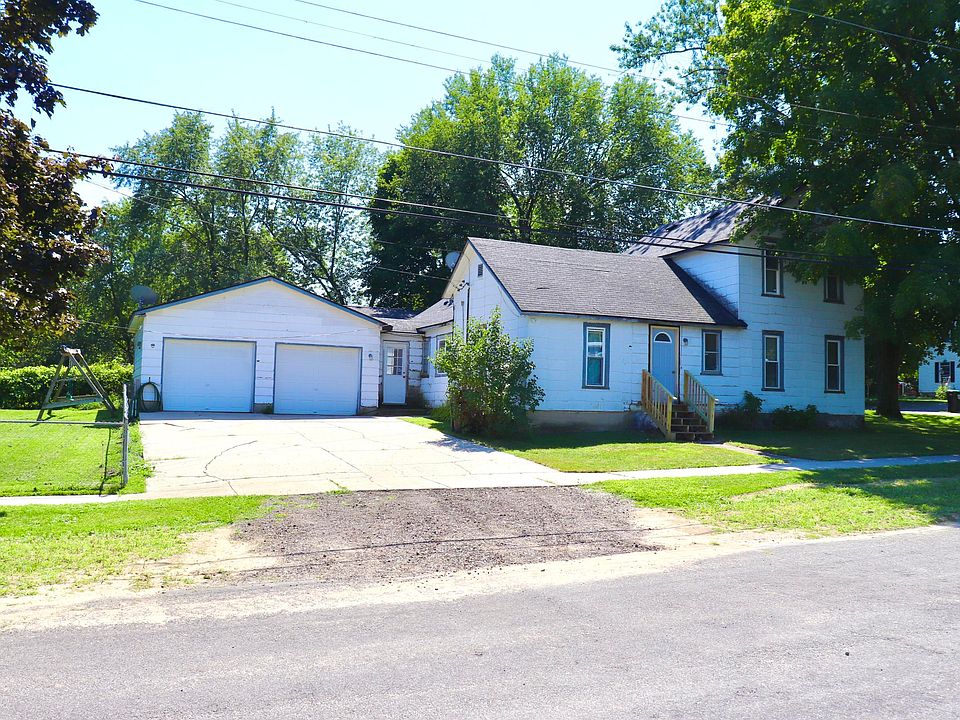 1st image of 40 Railroad St