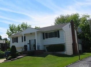 1046 Wales Pl, Woodmere, NY 11598