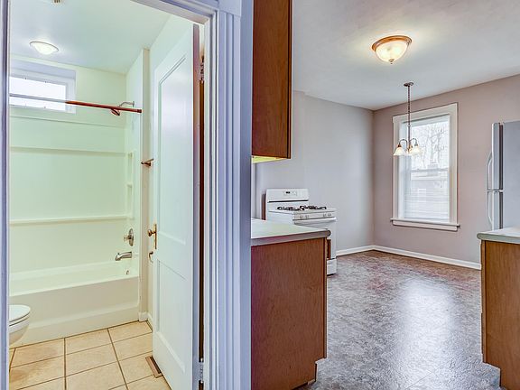 5th image of 1106-1108 Tamm Ave