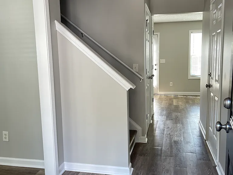 166 Rosemont Ct — Photo 2