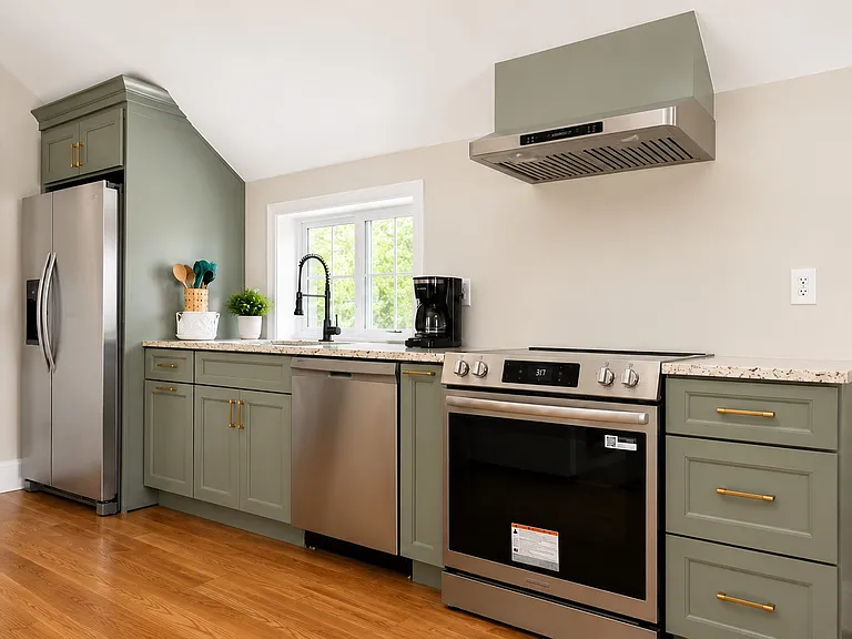 40 Central St #2 — Photo 2