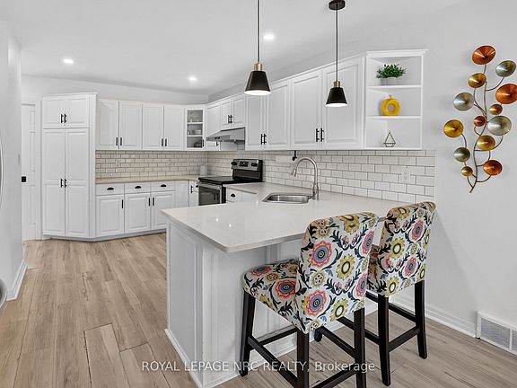 5th image of 105 Stefanie Cres