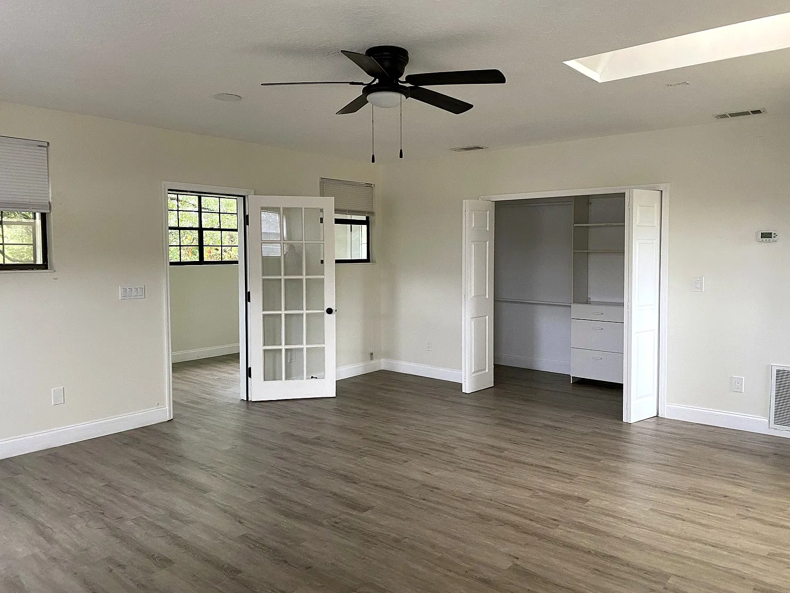 5 bed, 2500 sqft, $3,000 — Photo 3