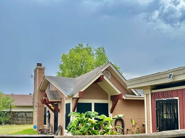 9634 Simplicity Dr, San Antonio, TX 78245
