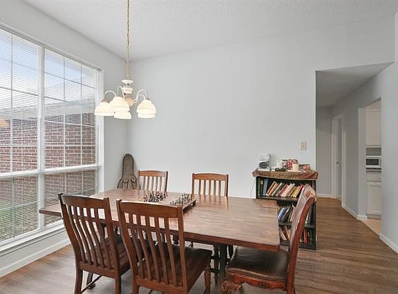 4th image of 1016 Bayfield Dr