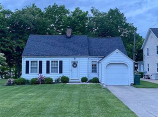 4027 Edgewater Dr, Ashtabula, OH 44004