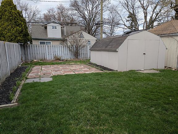 4th image of 2140 Olive Ave