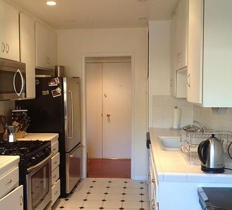 3rd image of 1410 S Bentley Ave APT 203