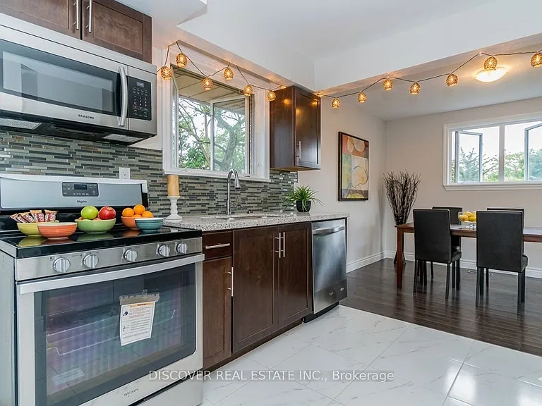 14 Donata Dr — Photo 4
