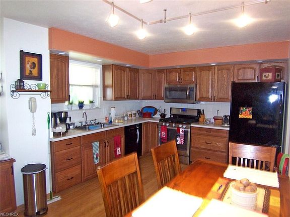 4th image of 4800 Crestview Cir