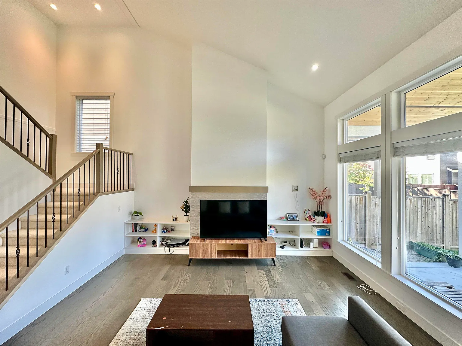 7 bed, 3500 sqft, $5,500 — Photo 2