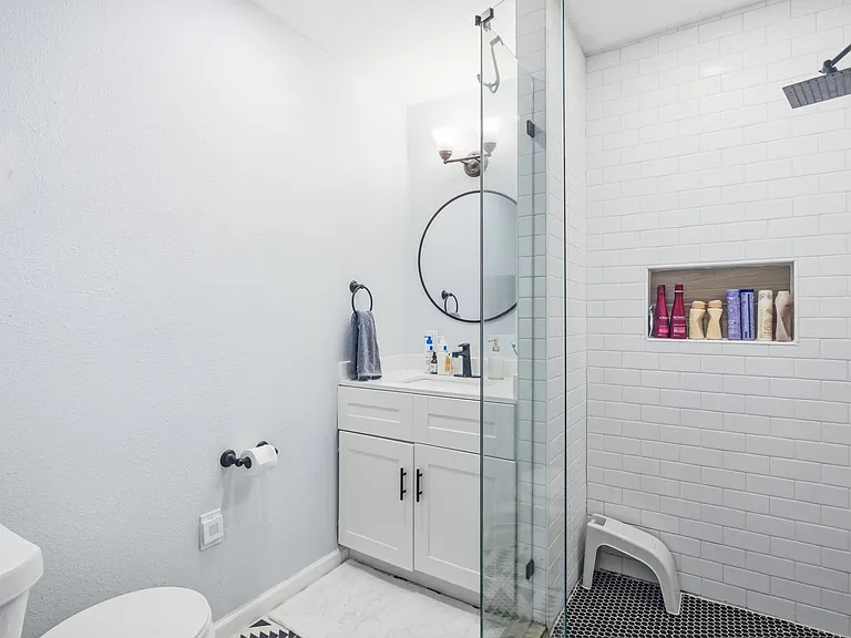 2712 Frazier Ave — Photo 13