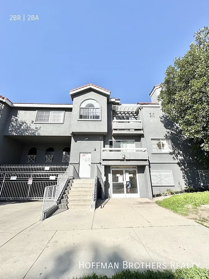 6415 Garvanza Ave Los Angeles CA 90042 — Photo 3