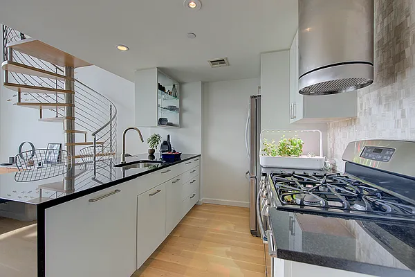 Sold by Keller Williams Realty Landmark II | media 27