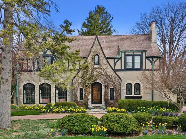 312 North Vincennes CIRCLE, Racine, WI 53402