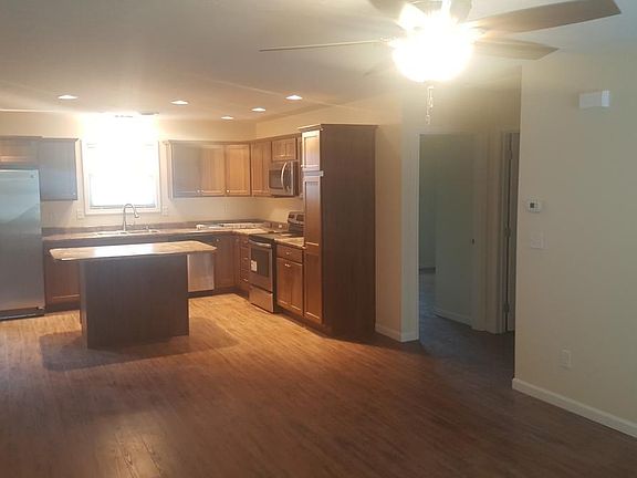 2nd image of 218 Wildrose Ln #B