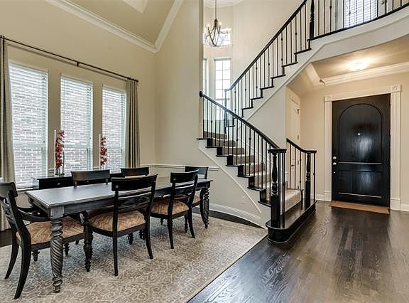 4th image of 7105 Yardley Ln