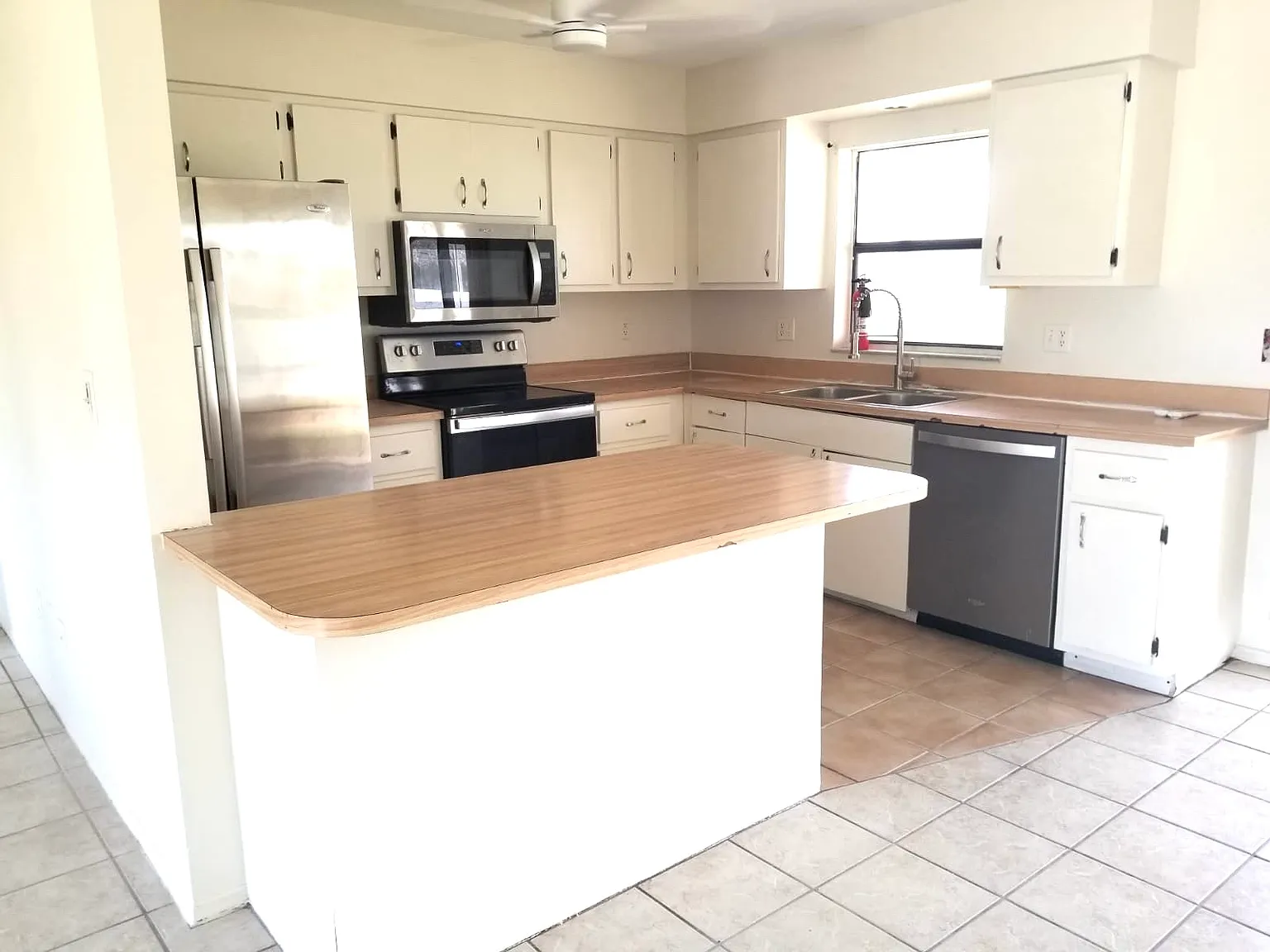 3 bed, 1604 sqft, $1,700 — Photo 4