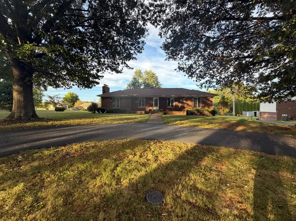 4854 Smallhouse Rd, Bowling Green, KY 42104