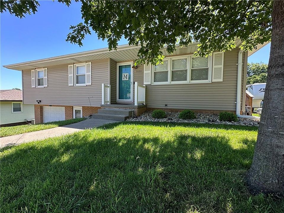1st image of 3235 Melody Ln