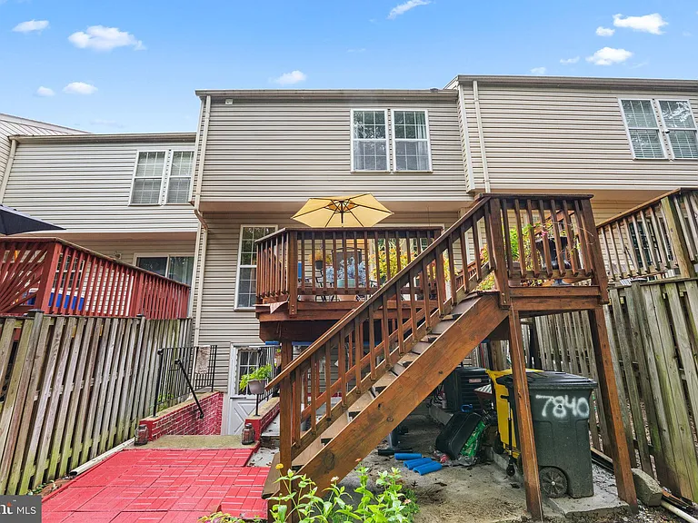 7840 Foxfarm Ln — Photo 4