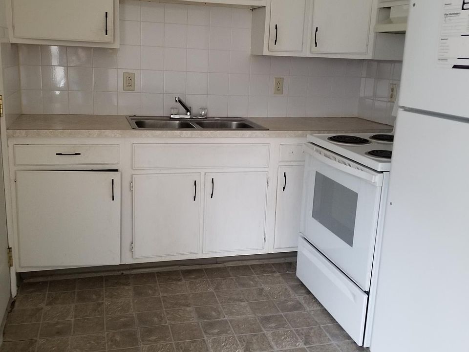 2nd image of 1656 Elaine Rd APT A