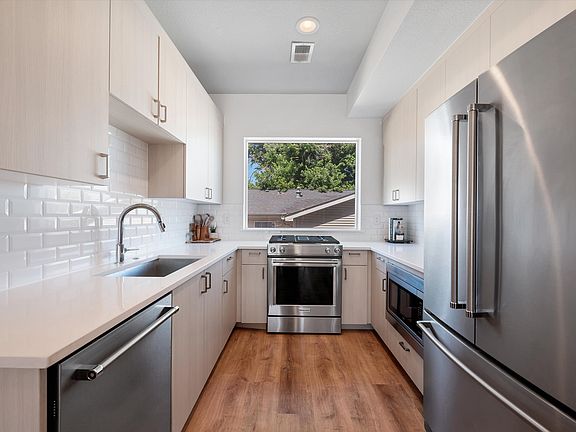 5th image of 3219 W Conejos Pl