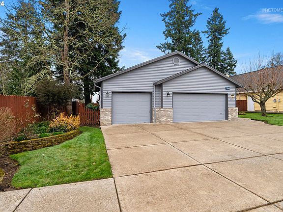 2nd image of 752 SE 63rd Dr