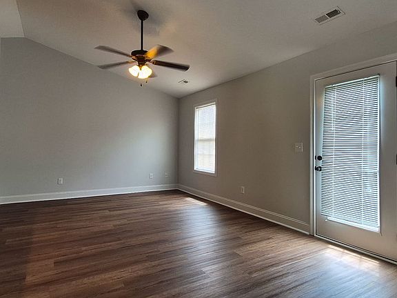 5th image of 5806 Metropolitan Way