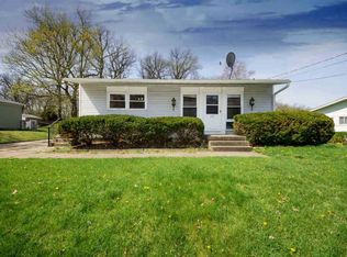 114 Craig Rd, Marquette Heights, IL 61554