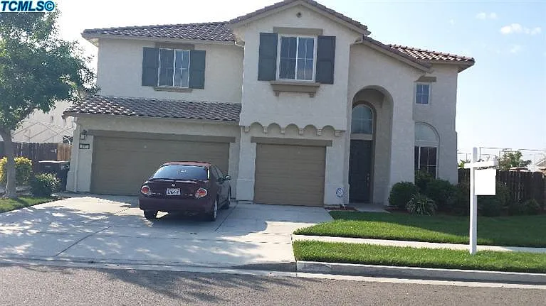 453 Torrey Pines St photo 1