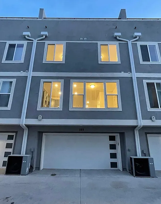 3 bed, 3.5 bath, 2030 sqft, $2,050 — Photo 1