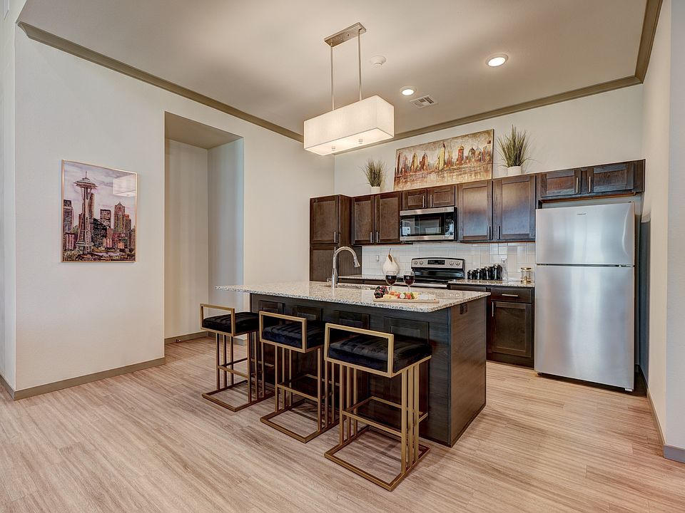 1st image of 2800 NW 192nd St APT 3104