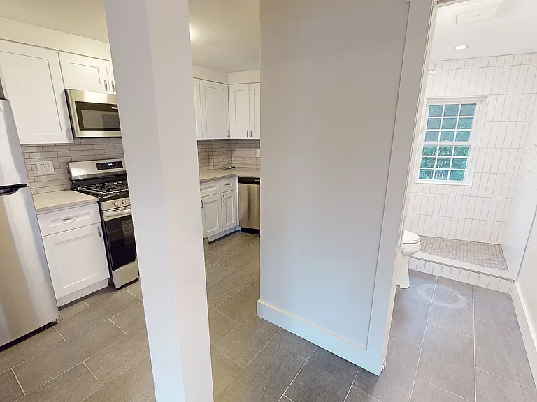 38 Gibson St #5D — Photo 6
