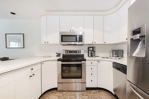 Rented by Bold New York | media 17