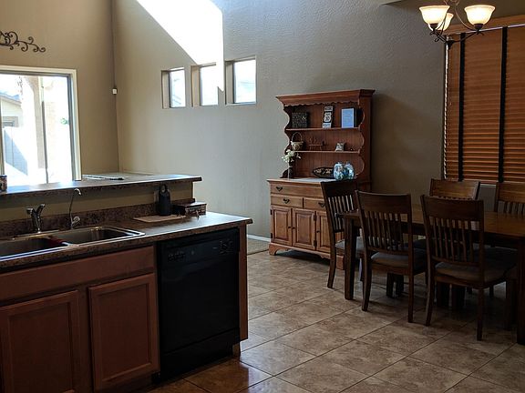 5th image of 10261 W Robin Ln