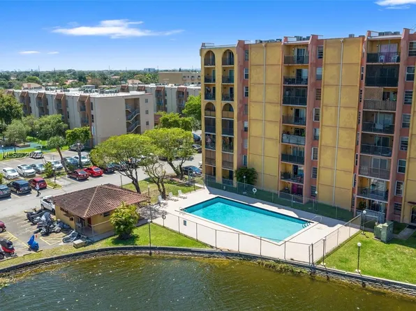 4719 NW 7th St APT 304-11, Miami, FL 33126